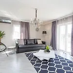 Franka Villa *