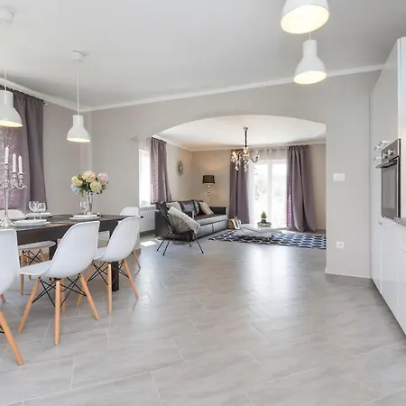 Βίλα Franka Labin (Istria)